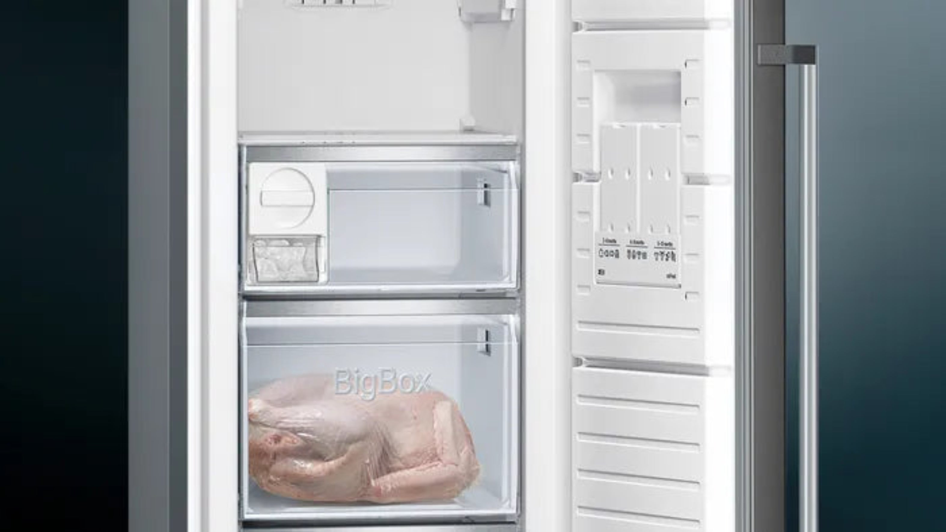 Siemens 242L Upright Freezer Black Steel GS36NAXEP
