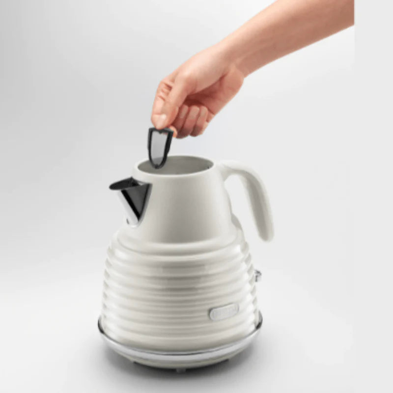 DeLonghi 1.5L Scolpito Kettle White KBZS3001.W-4