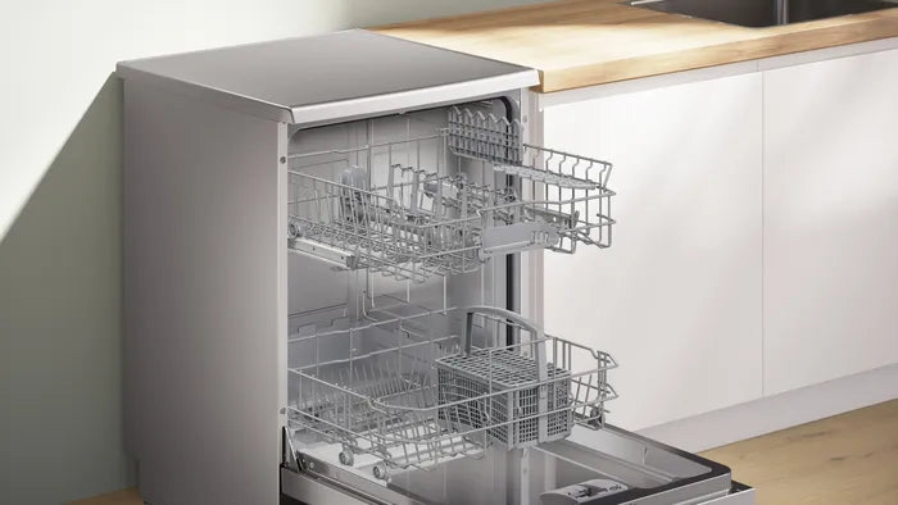 Bosch 12 Place Setting Dishwasher Stainless Steel SMS24AI01Z