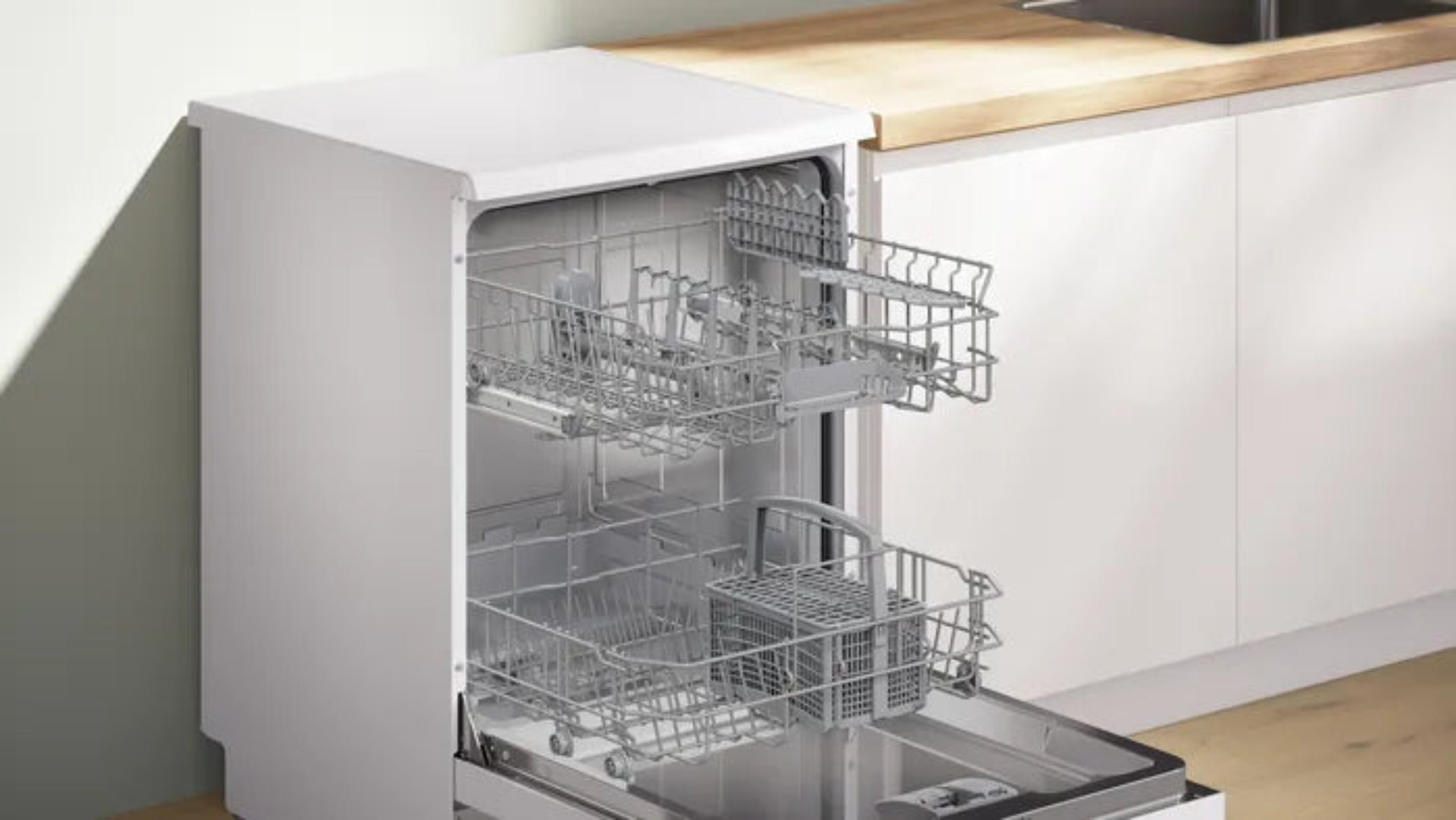 Bosch 12 Place Setting Dishwasher White SMS24AW01Z