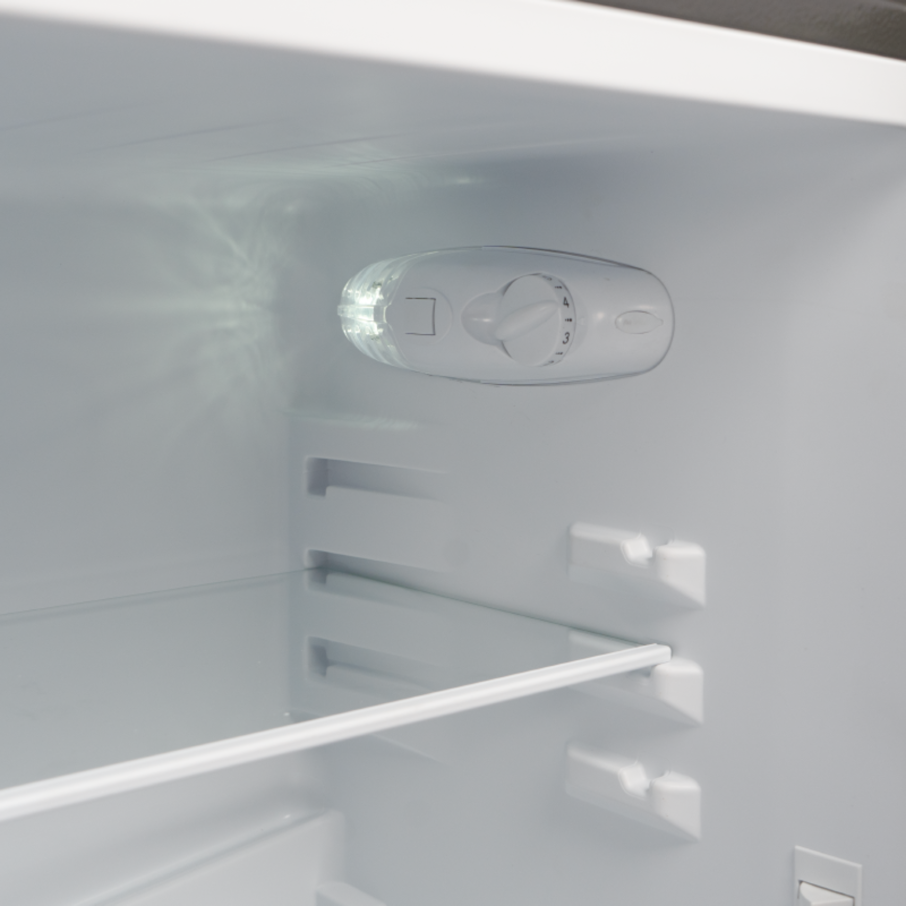 Univa 157L Fridge/Freezer Metallic UB205M