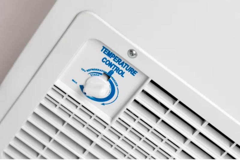 Univa 194L Chest Freezer White UC210W-1-4